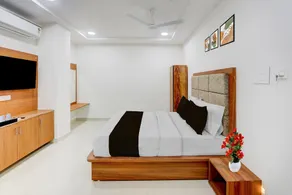 Deluxe With Twin Bed Vishnu Grand Premium Rooms - Image 2
