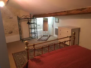 Beautiful apartment close to the riverfront - Image 4