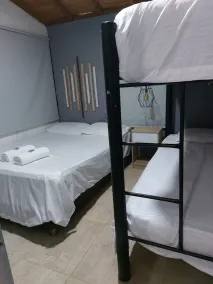 Extraordinary Cabin well located with Jacuzzi Spa, for 6 people in El Peñol. - Image 3