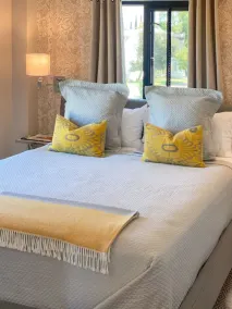 The Lofts at Paso Market Walk - The Oak Room - Image 4