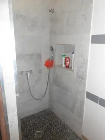 apartamento independente em uma vila em grandes áreas arborizadas a 10 minutos de Aix - Image 4