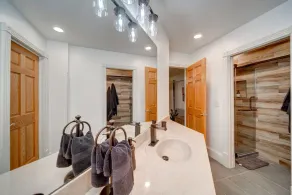 Renovated luxury villa with 7 bedrooms 5 bathrooms. Located on 40 acres of land. - Image 5