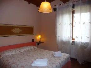 Toscana, en middelaldersk landsby med svømmebasseng og utsikt over slottet av gr - Image 4