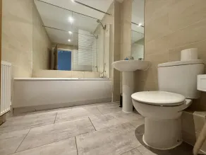 Taplow Stunning Four Bedroom Townhouse - Image 3