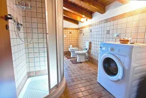 Petalo Rosso, lägenhet i villa med trädgård och underbar panoramautsikt - Image 3