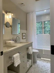 Newly Renovated Southampton Getaway House - Image 2