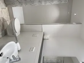 Very spacious 3-room apartment with terrace, garden, parking space - Image 2