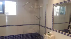 Schöne Wohnung am Fuße des Pools, mit Meerblick, kostenloses WIFI - Image 3