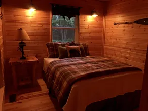 Cozy, Secluded, Year-Round Cabin: With A Hot Tub! - Image 4