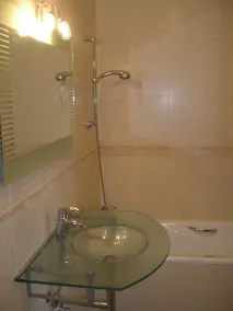 Geräumige moderne Villa. 3 Sonnenterrassen, privater Pool und tolle Aussicht. Gratis Wifi - Image 2