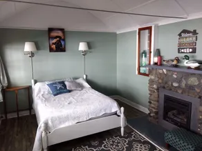 Malerisk sommerhus på vandet - Image 3