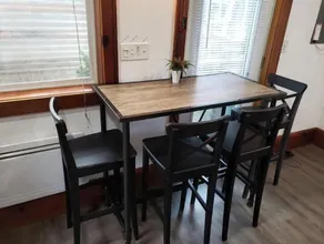 Cozy Guesthouse in Seattle, Sleeps 4+ Adults - Image 2