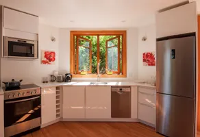 Deep Cove Creekside, Ocean View Retreat - Image 5