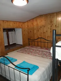 Cabin in characteristic mountain village - Image 4