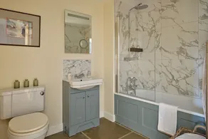 Estate Lodge -  Luxury Cottages - Image 2
