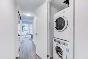 Luxurious Yorkville Condo Downtown Toronto 1br/1ba - Image 2