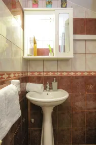 Lucky Luke Pool Apartments - Image 5