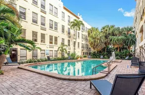 King Bed Mermaid  Suite , free parking, heart of Palm Beach - Image 4