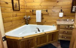 Afsondret Mountain Cabin (3/2) - Hot Tub, Fire Pit, ATV, WiFi, Pet Friendly..more - Image 3