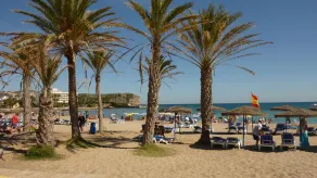 Sun‑Soaked Javea Apt with Terrace, Sea Views, Parking & Prime Arenal Location - Image 5