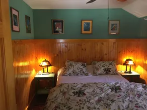 Beautiful cottage on quiet country road walking distance to charming North Creek - Image 4