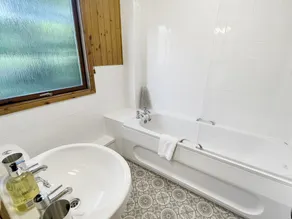 Yew Tree Lodge - Image 2