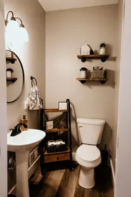 Walkable to Town, 3 Bed 2.5 Bath - Image 2