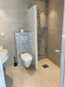 Deus Hotel - Image 5