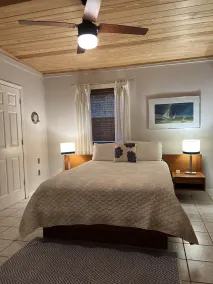 Quiet cove, deep water, minutes to Clemson, pet friendly, easy path to the dock - Image 3