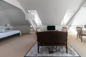 Loft design au centre-ville avec jardin et parking - Image 5