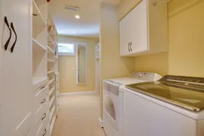 Cozy Abode w/ Yard ~ 1 Mi to Dtwn Summerville - Image 2