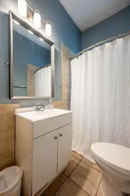 Affordable, Quaint Retreat! 5 Mins to Downtown - Image 4