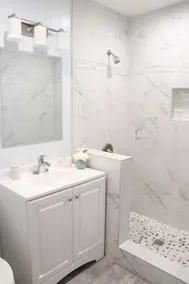 5BR/2BA Spacious 2-Story Pool House + Driveway Parking - Image 2