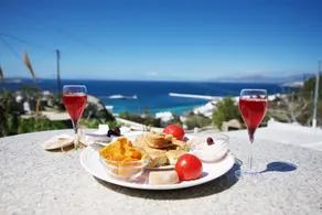 Stay in the Heart of Mikonos City with amazing view in Garden Suite Natasa - Image 5