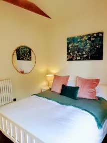 Beautiful and Spacious Cottage in Balsham, No Deposit - Image 5