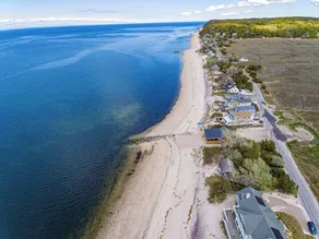 Rustic Beachfront Cottage with Private Beach - Image 4