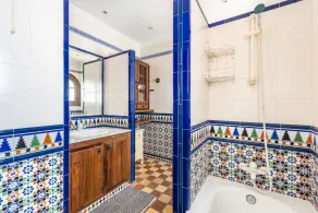 Spacious 3 Bedroom Townhome with Stunning Mountain Views in Benahavis Village - Image 5