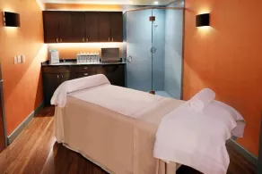 1-Bedroom Suite at a  Hotel - Image 2