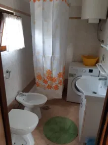 House with garden - Image 2