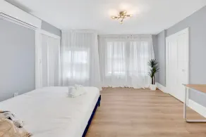 Luxury 3BR Family Home Game Room Parking - Image 5