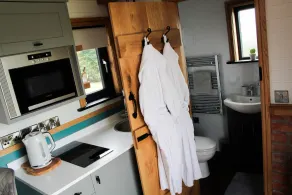 Cwm Cariad  -  Shepherds Hut with Hot Tub Sleeping 2 guests, Pet Friendly - Image 3
