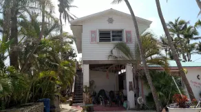 WATERFRONT COTTAGE W/MOTHER IN LAW TREETOP SUITE &SAILBOAT OR BOAT SLIP INCLUDED - Image 5