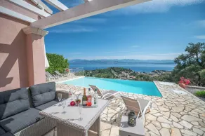 Villa Malva, une jolie villa de 3 chambres, Surplombant Kassiopi Harbour - Image 5