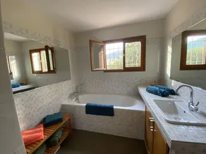 Beautiful villa with sea view, 2.5km from the beach, in the heart of nature - Image 2