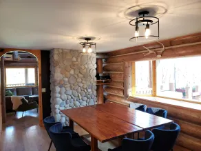 10-sovrum, 10-privat badrum Mountain Chalet - Image 4