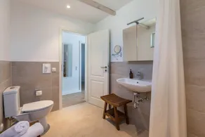 Holiday Home \"Holtdeel\" with Private Garden & Wi-Fi - Image 3
