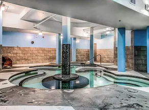 Elevated Penthouse - Pool, Hot Tub & Relaxing Atmosphere! - Image 2