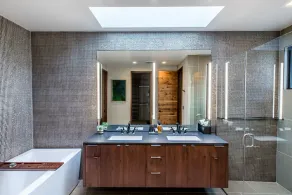 Luxury Service 3 King Suites & PRIVT Pool–Sleeps 8–Daily HK - Image 5