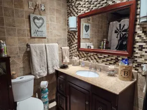 Bussell's Cozy Famhouse - Image 4