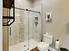 Center Stage - Image 5